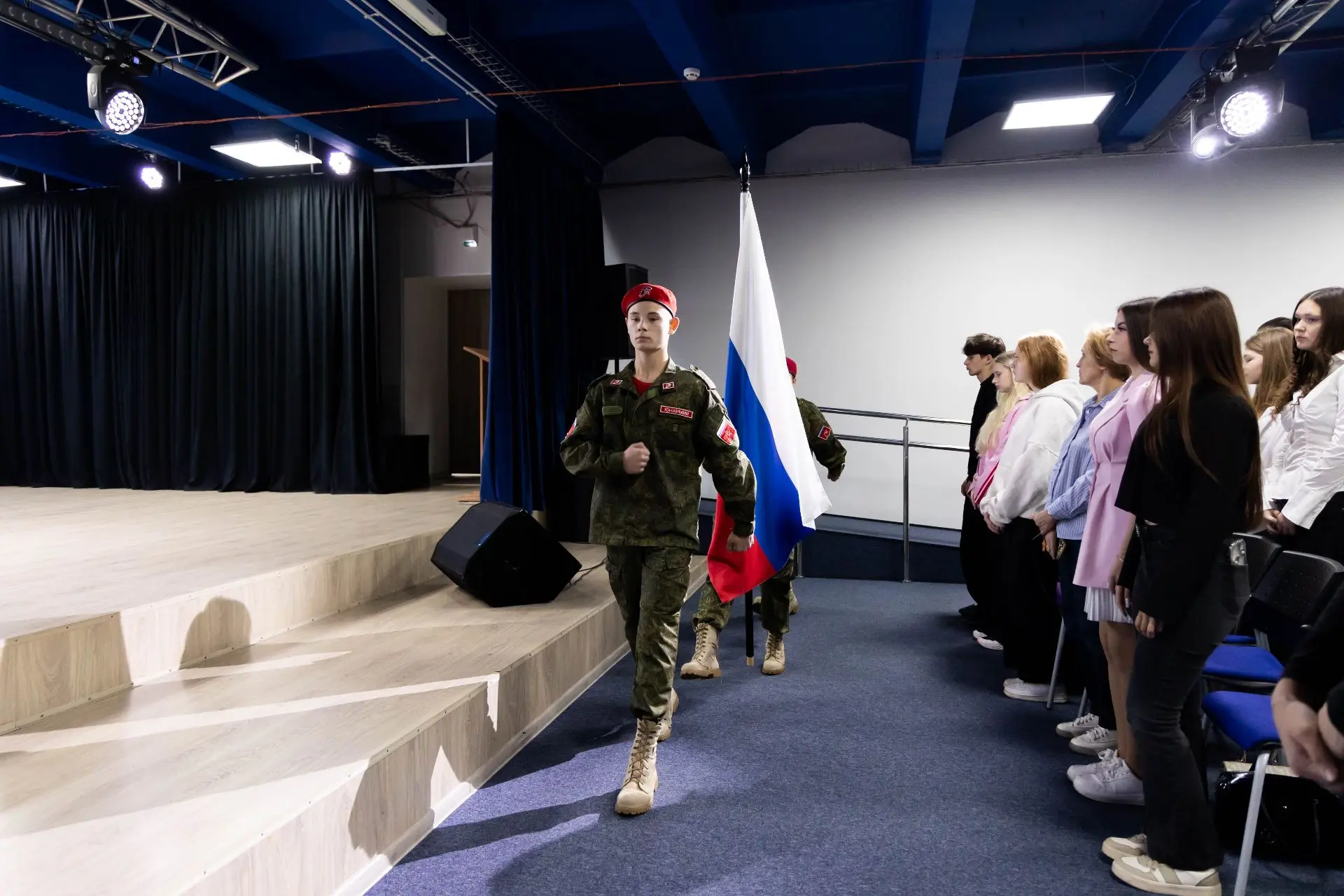 Традиционно неделя в ТГПК началась с торжественной церемонии — выноса флага Российской ...