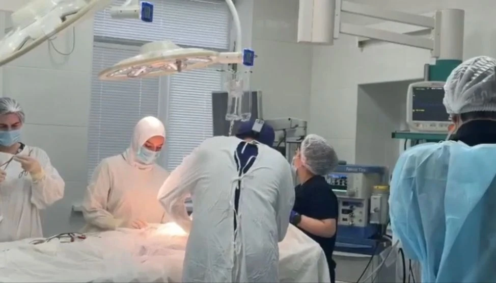 В Дагестане хирурги-онкологи удалили у пациентки гигантскую опухоль груди весом около 2...
