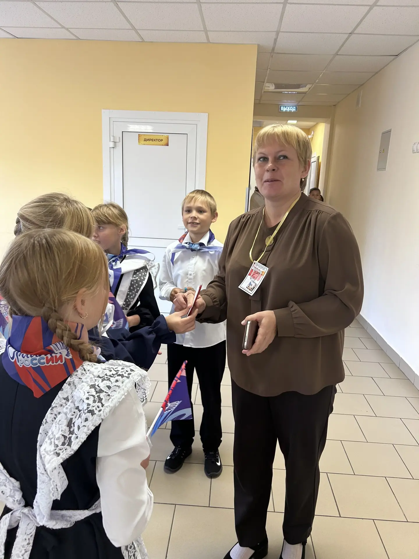 В день Учителя «Орлята России» поздравили своих любимых учителей с праздником!