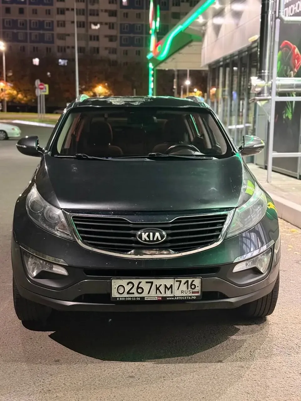 На полном уверенном ходу, автомат, передний привод, 2 литра, салон как новый, ходовка в...