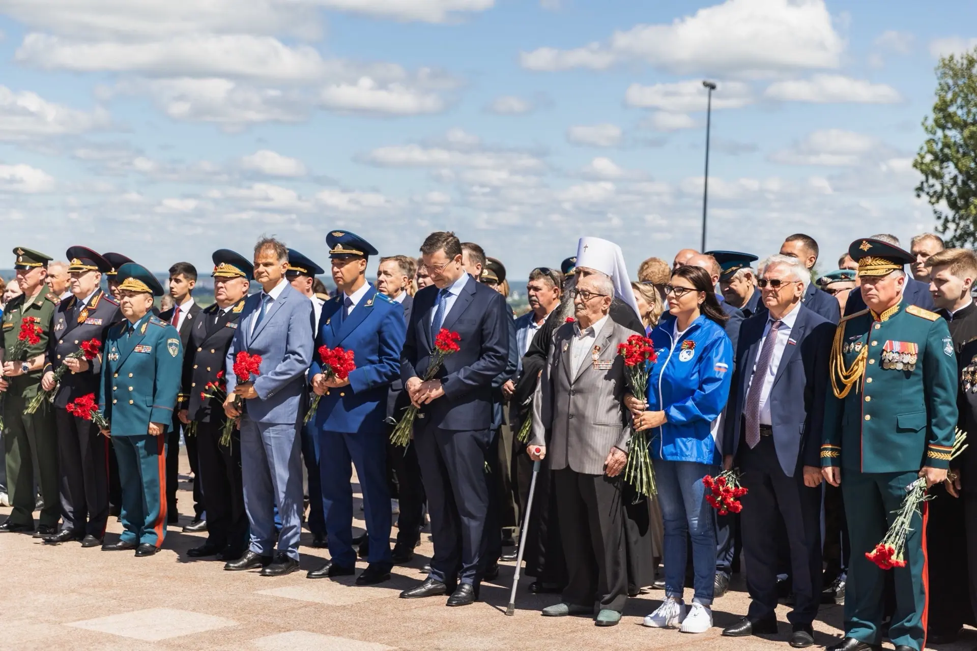 22 июня 1941 года, в первый день войны, в военкоматы Горького и Горьковской области был...