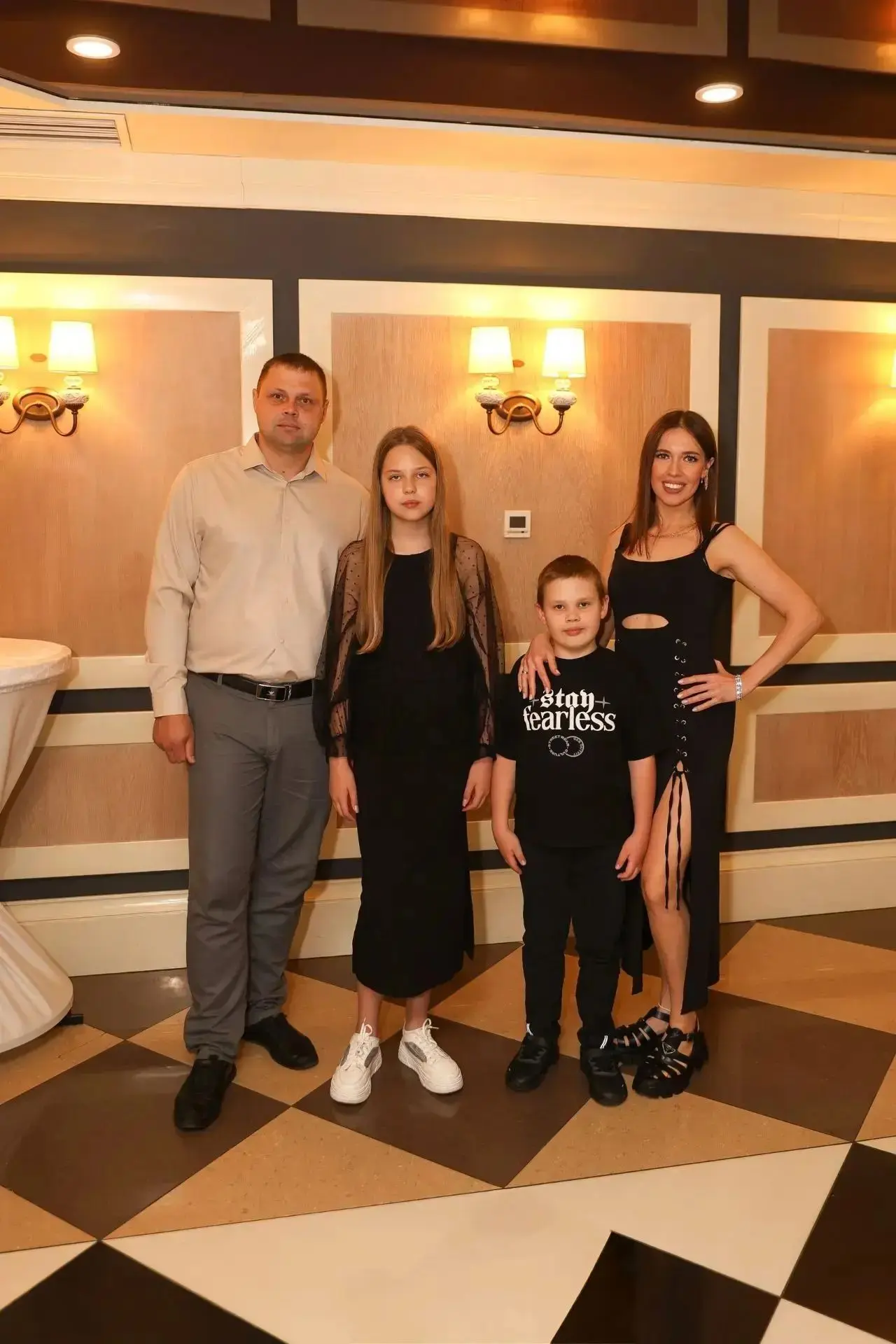 Ученик  3А класса Губанов Максим принимает участие во флешмобе "Мой папа - пример и опо...
