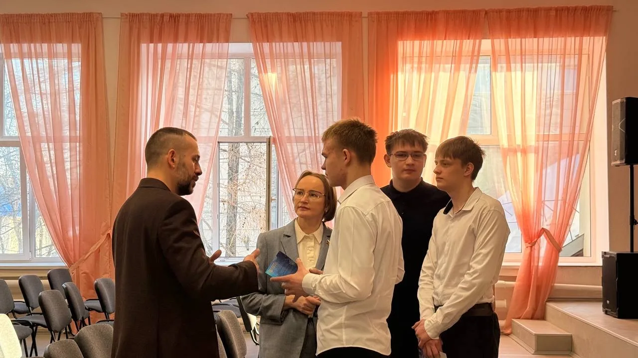 ⚡️По приглашению Александра Петрова, дедушки одной из учениц, я побывала в стенах своей...