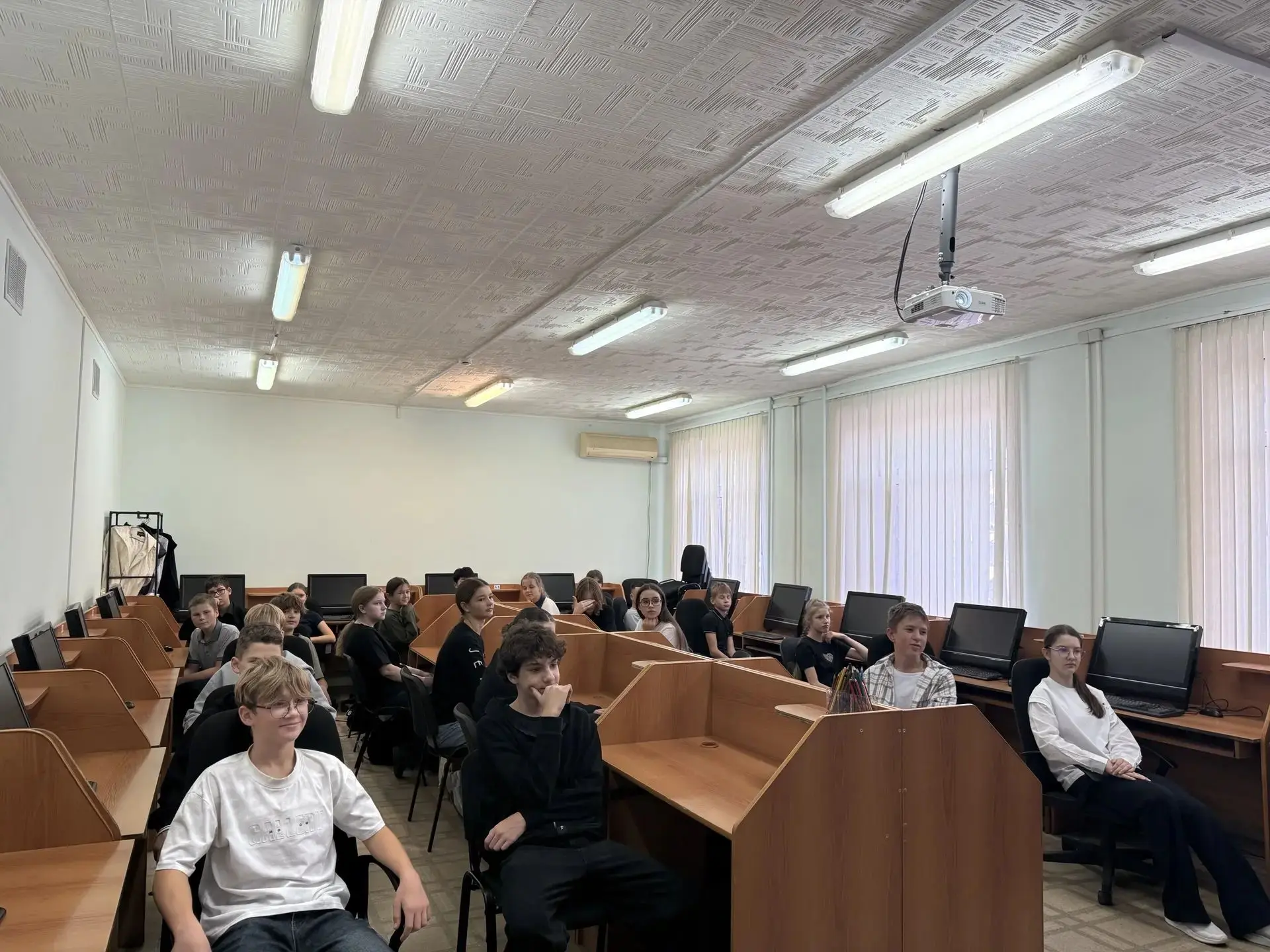 В нашем лицее сегодня прошел Всероссийский открытый урок в формате аудиторных занятий.