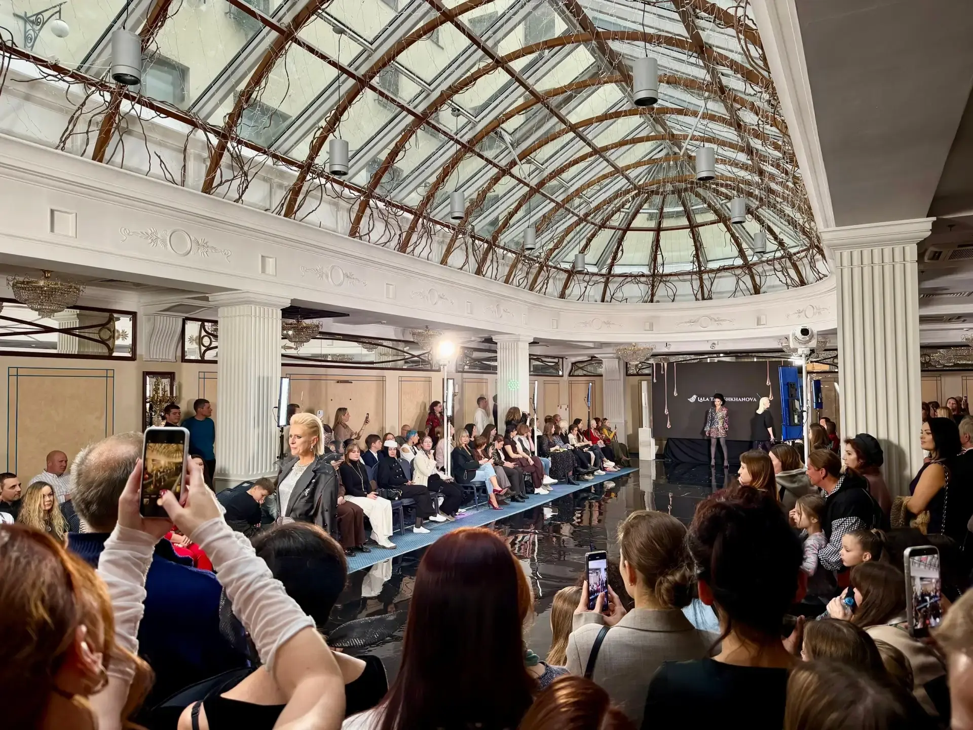 Преподаватели и студенты СПбГИКиТ на Неделе моды NEVA FASHION WEEK