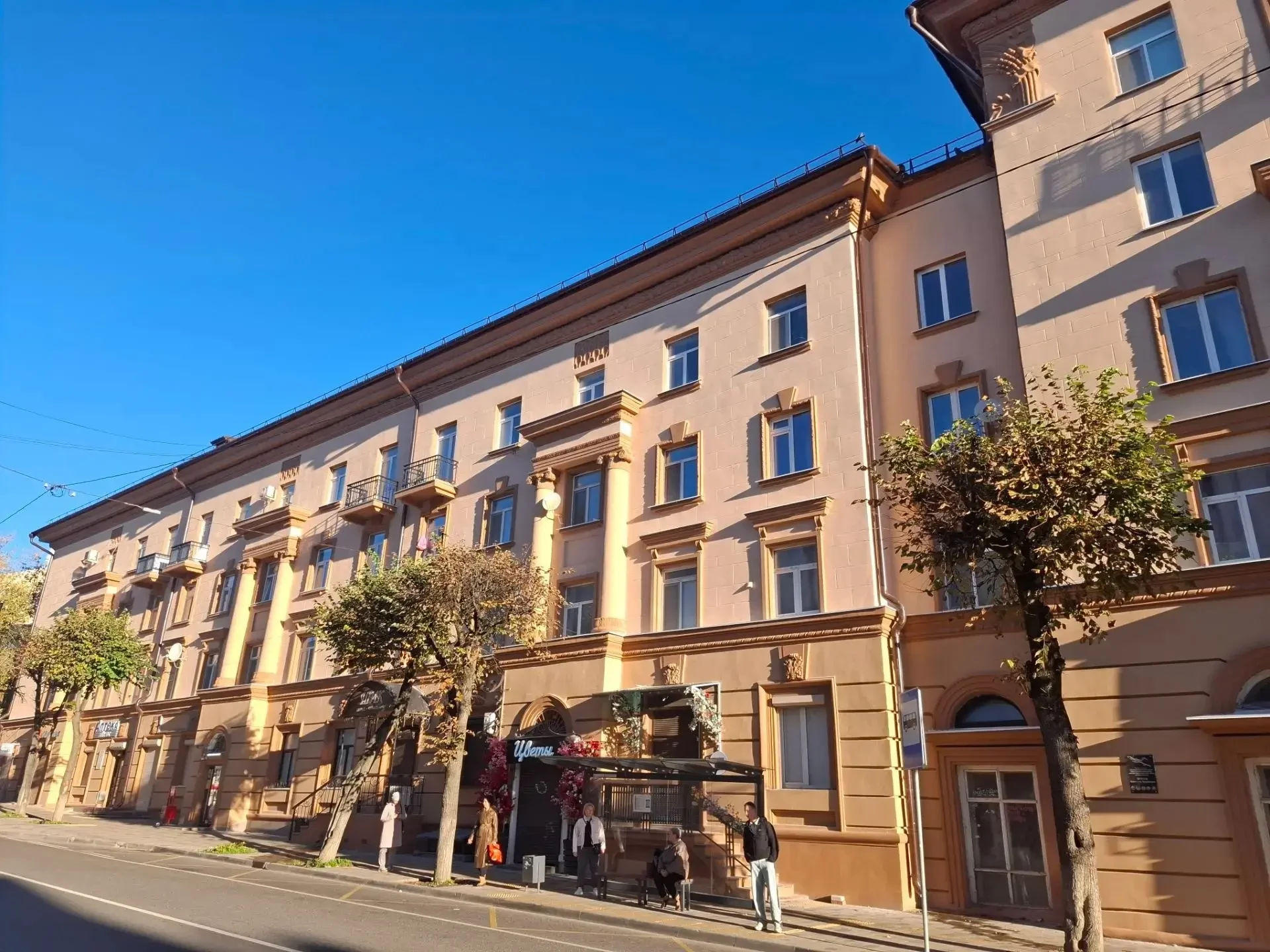 🏙️ Фасады домов и дворовое освещение обновляют