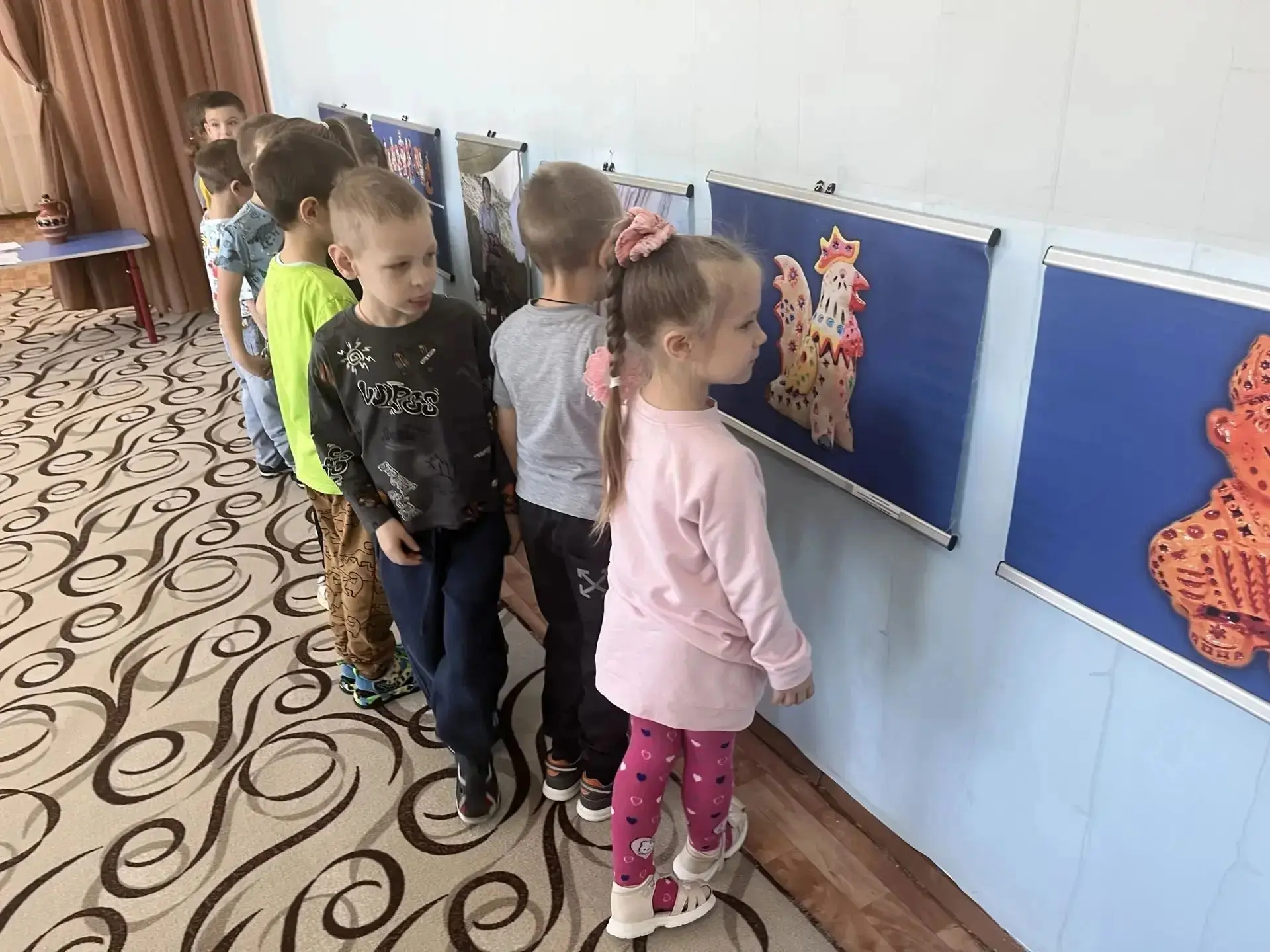 Сегодня в нашем детском саду прошла выставка картин(экскурсия) "Саратовская глиняная иг...