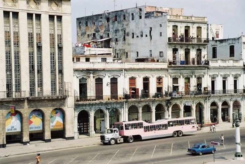 Кубинский автобус–полуприцеп, Гавана, 1998 год.
