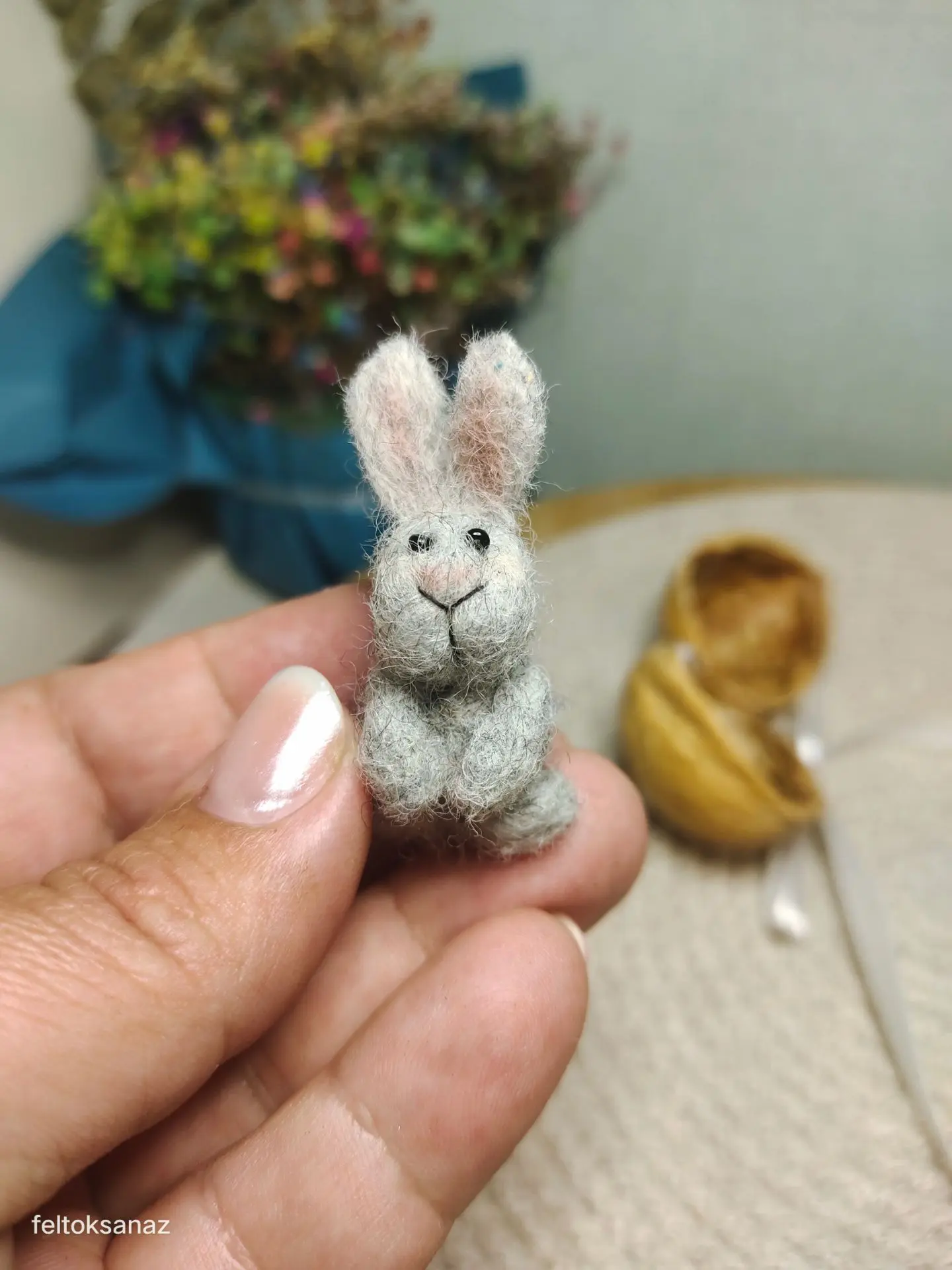 Пара серых зайчат родились сегодня. Ускакали уже к хозяйке.🐰🐰