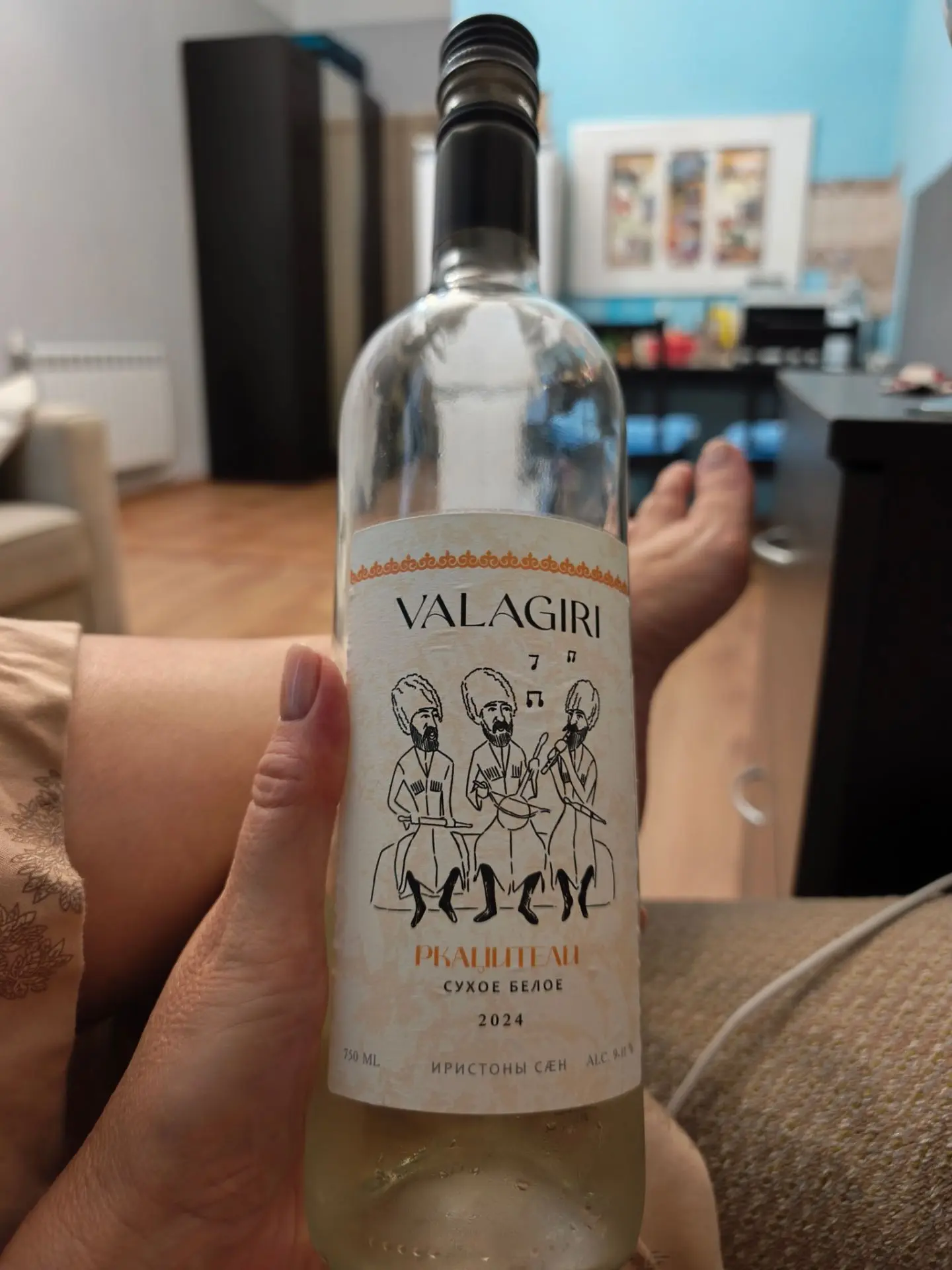 Очень хорошее вино, рекомендую)) правда пью его уже 2 месяца))  нормально сохраняется в...