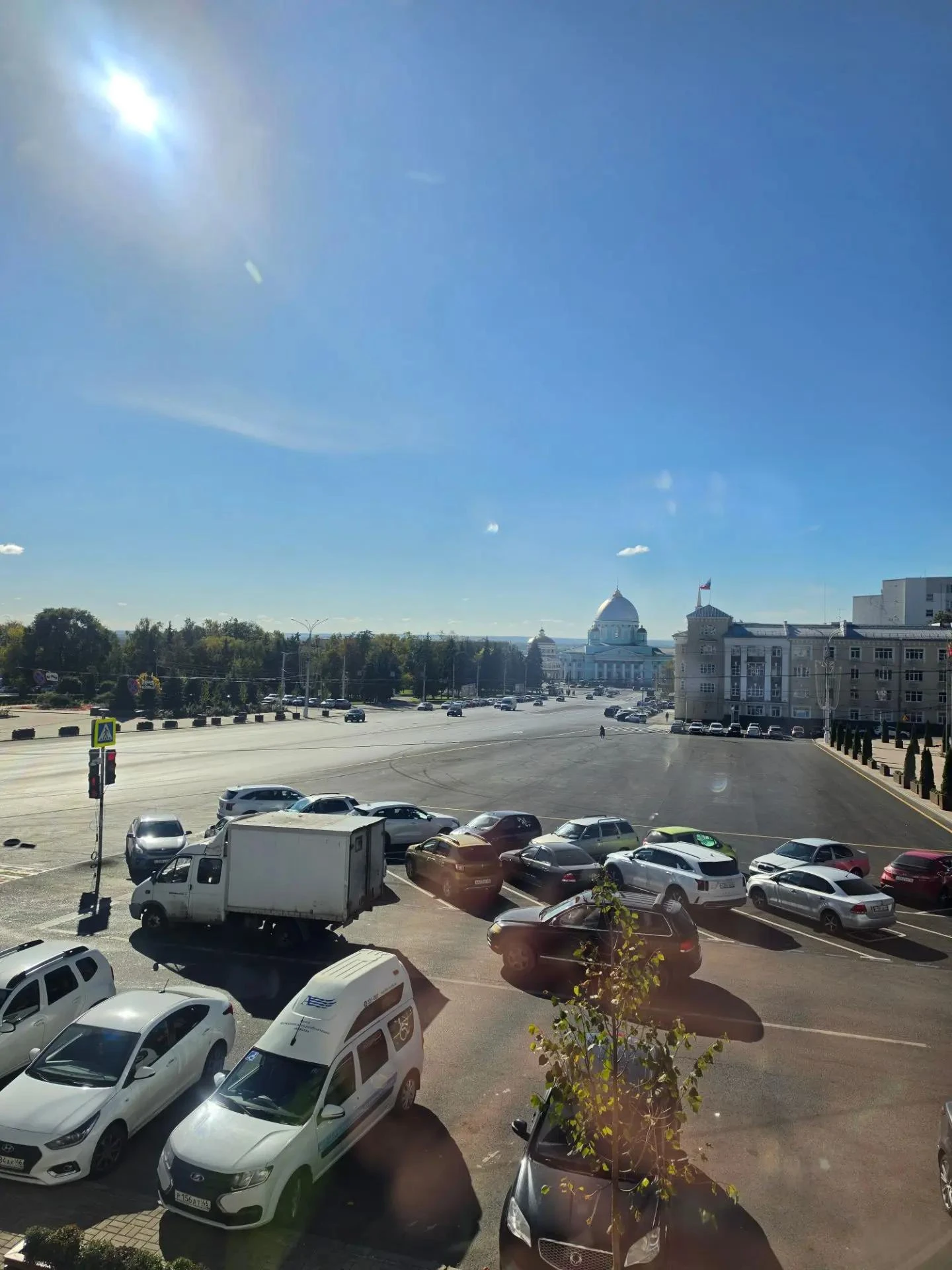 Серия фото : "А из нашего окошка..." Площадь Красная видна🏛️.