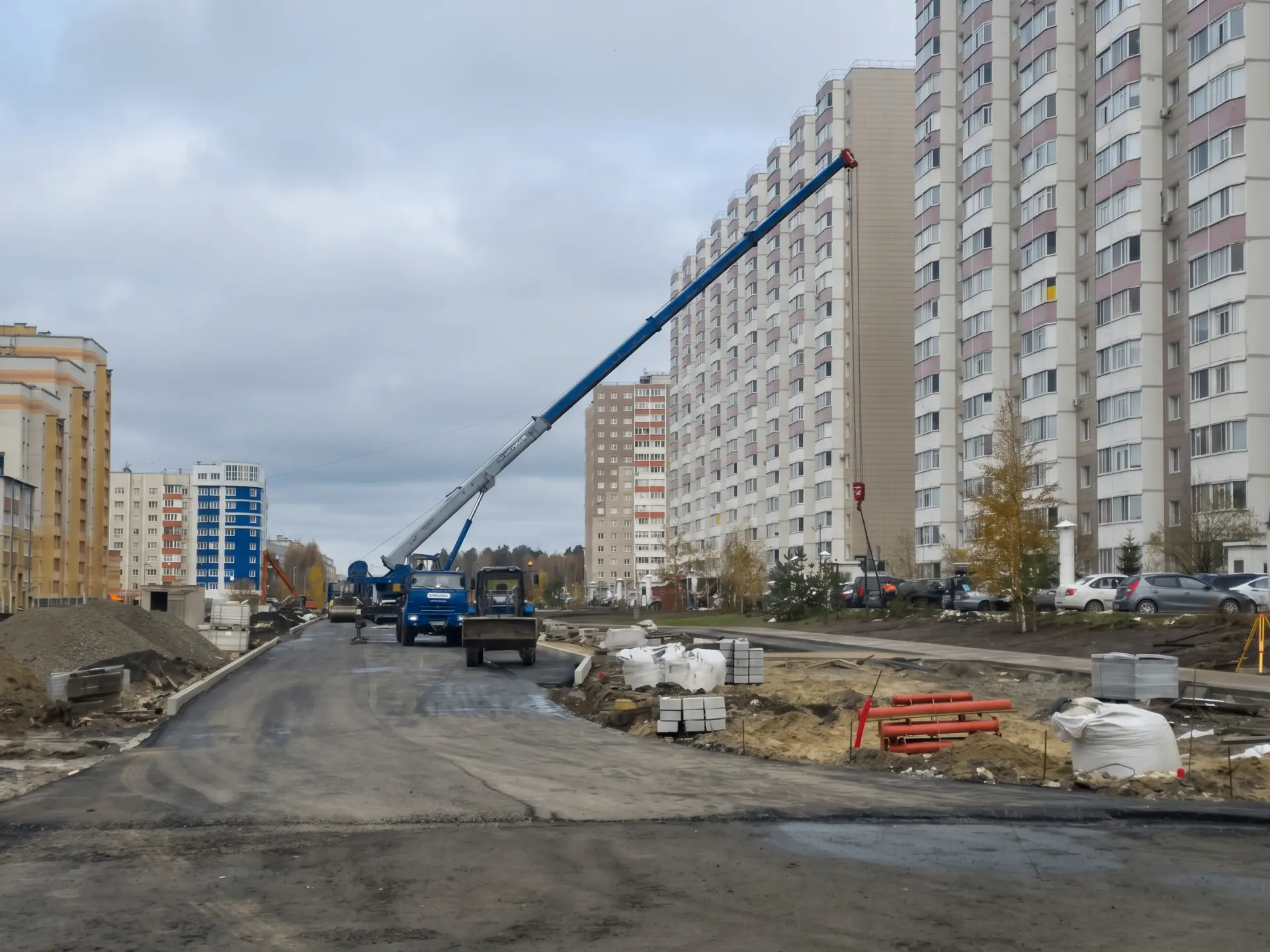 В Сургуте завершается строительство двух новых дорог на улице Александра Усольцева