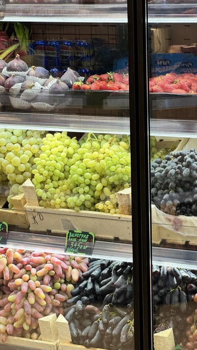 Хурма «Ромашка», зелень, мандарины и большой выбор винограда🍇