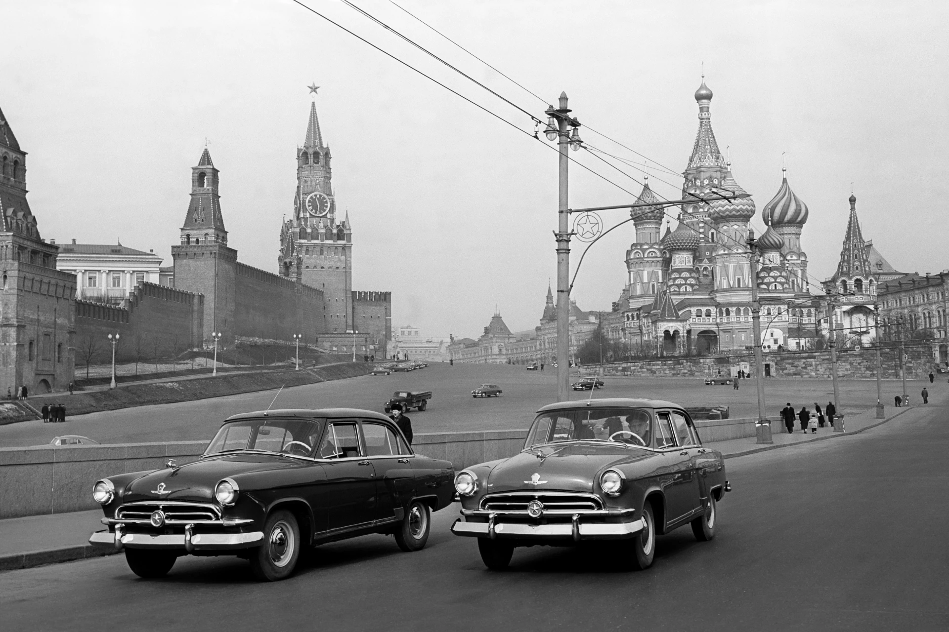 🚘 10 октября 1956 года с конвейера Горьковского автозавода сошёл первый ГАЗ 21 «Волга»...