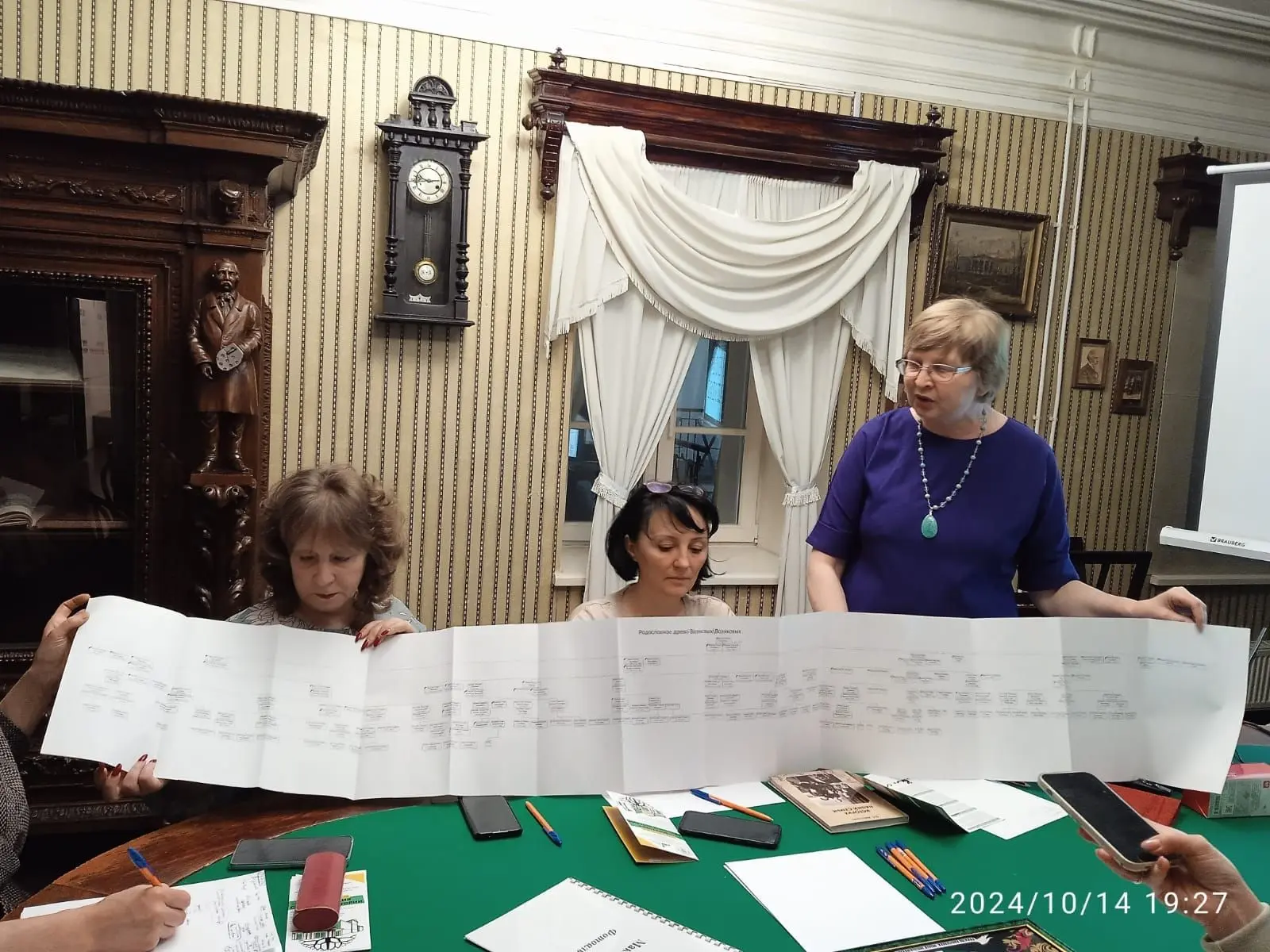 Многие хотят составить своё семейное древо, но не знают, с чего начать. С воспоминаний ...