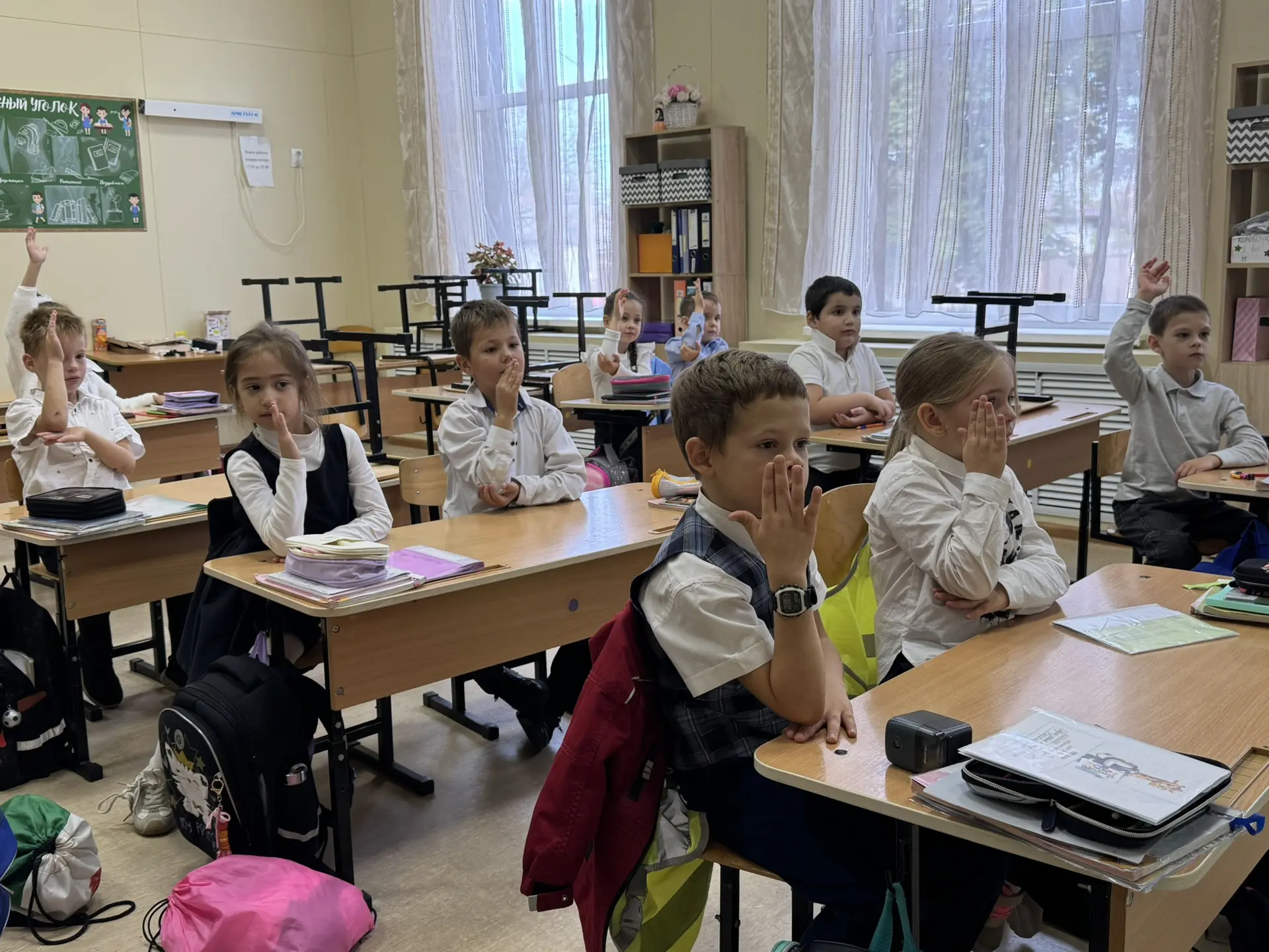 ✨ На уроке внеурочной деятельности «Орлята России» наши первоклассники провели душевный...