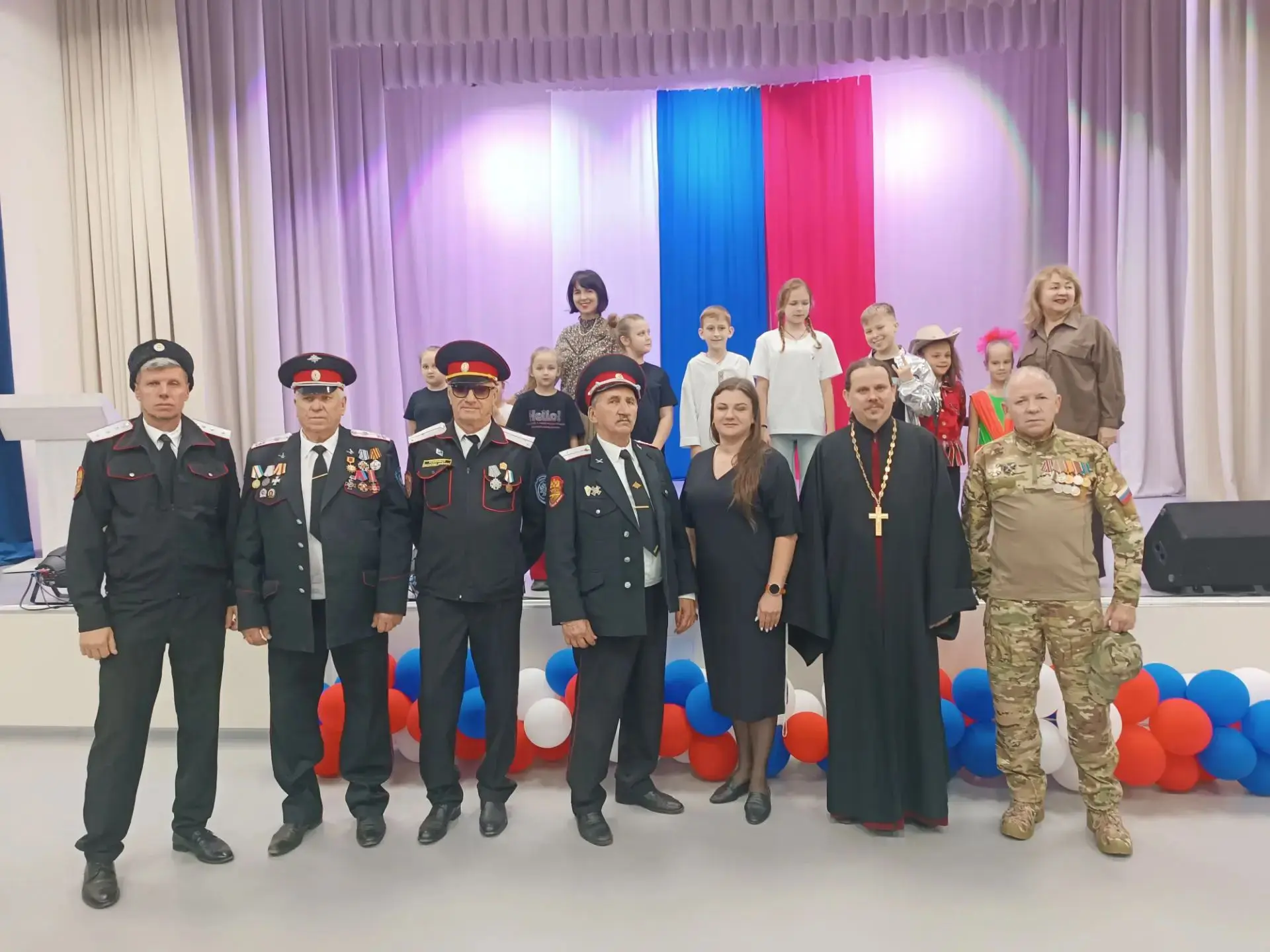 🎉 День станицы отметили в Некрасовской - в Доме культуры прошёл праздничный концерт.