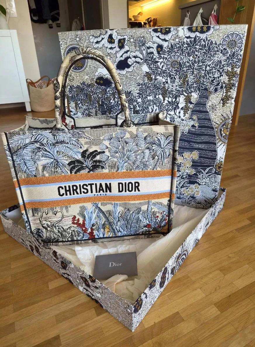 Cумочка Dior Book 🤍