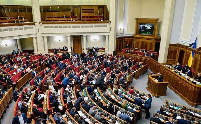 ❗️Верховная Рада отменила льготы для работников вредных производств и гарантии для бере...