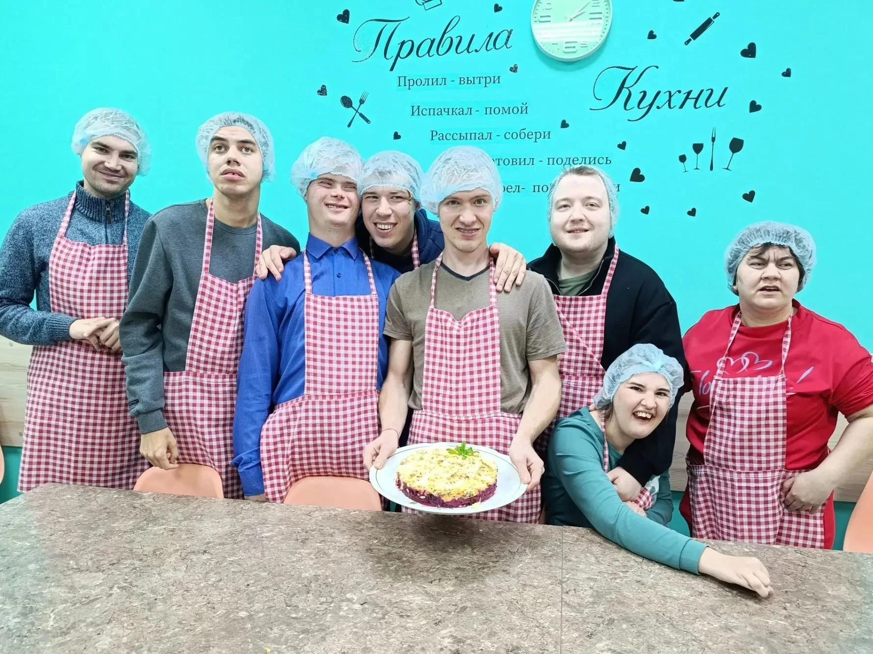 На учебной кухне под руководством реабилитолога Оксаны Бодровой наши ребята готовили са...