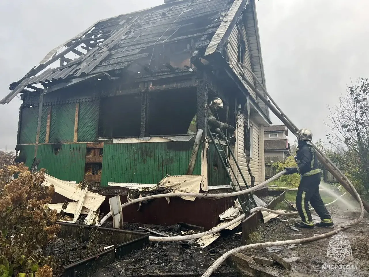 Пожар в дачном доме в Тихвинском районе