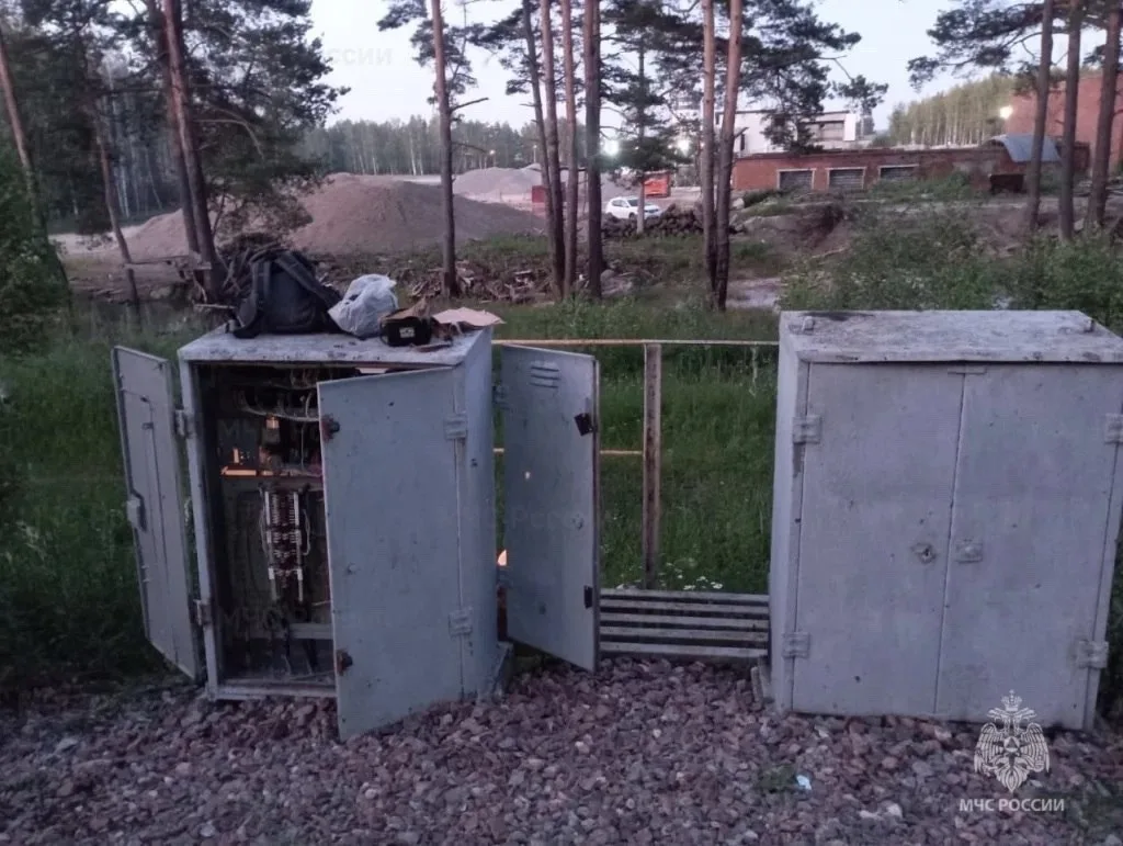 ❗️Трое калужан получили огромные сроки за поджог релейных шкафов