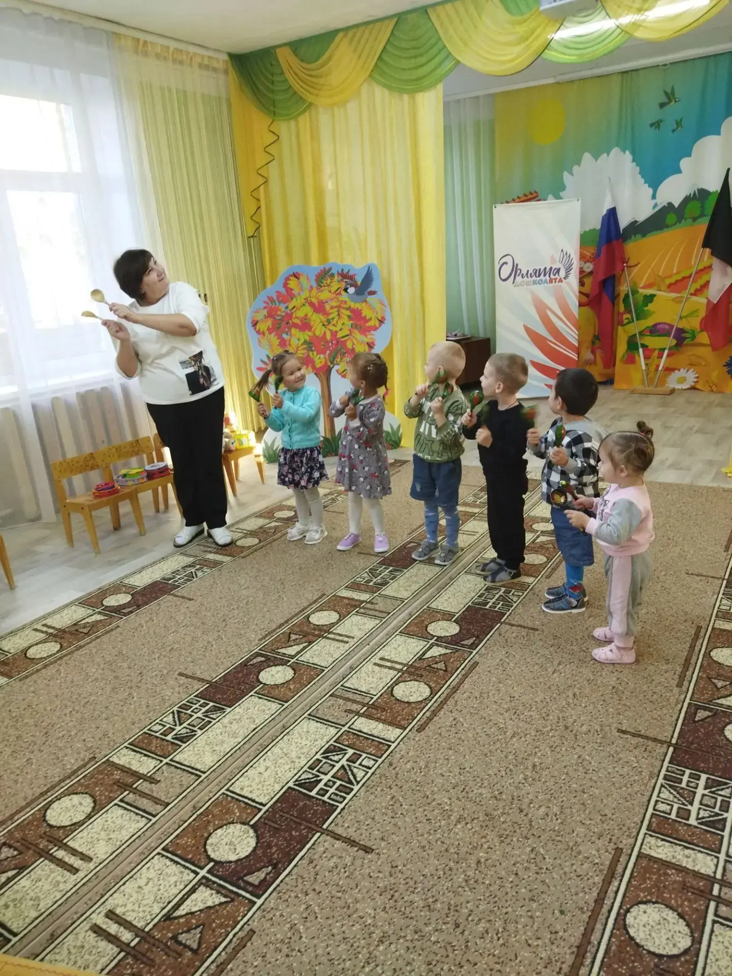 В младшей группе был проведён музыкальный досуг " Малыши в гостях у музыки". Дети отпра...