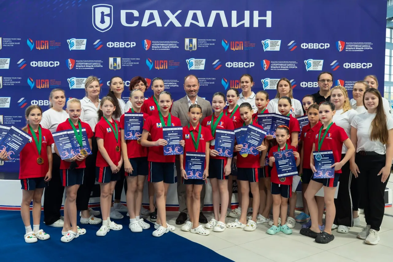 🏆 На Сахалине выбрали лидеров в синхронном плавании