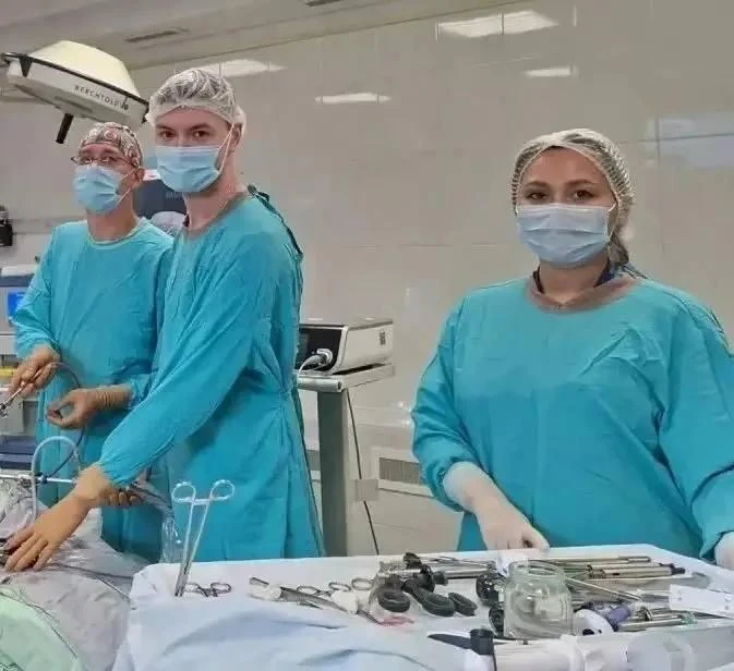 В Тюмени медики областной клинической больницы № 2 провели успешную экстренную операцию...