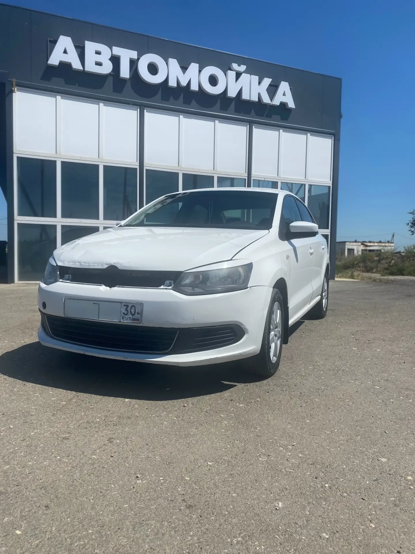 продаю авто Volkswagen Polo 2012г. в хорошем состоянии в полной комплектации обогрев бо...
