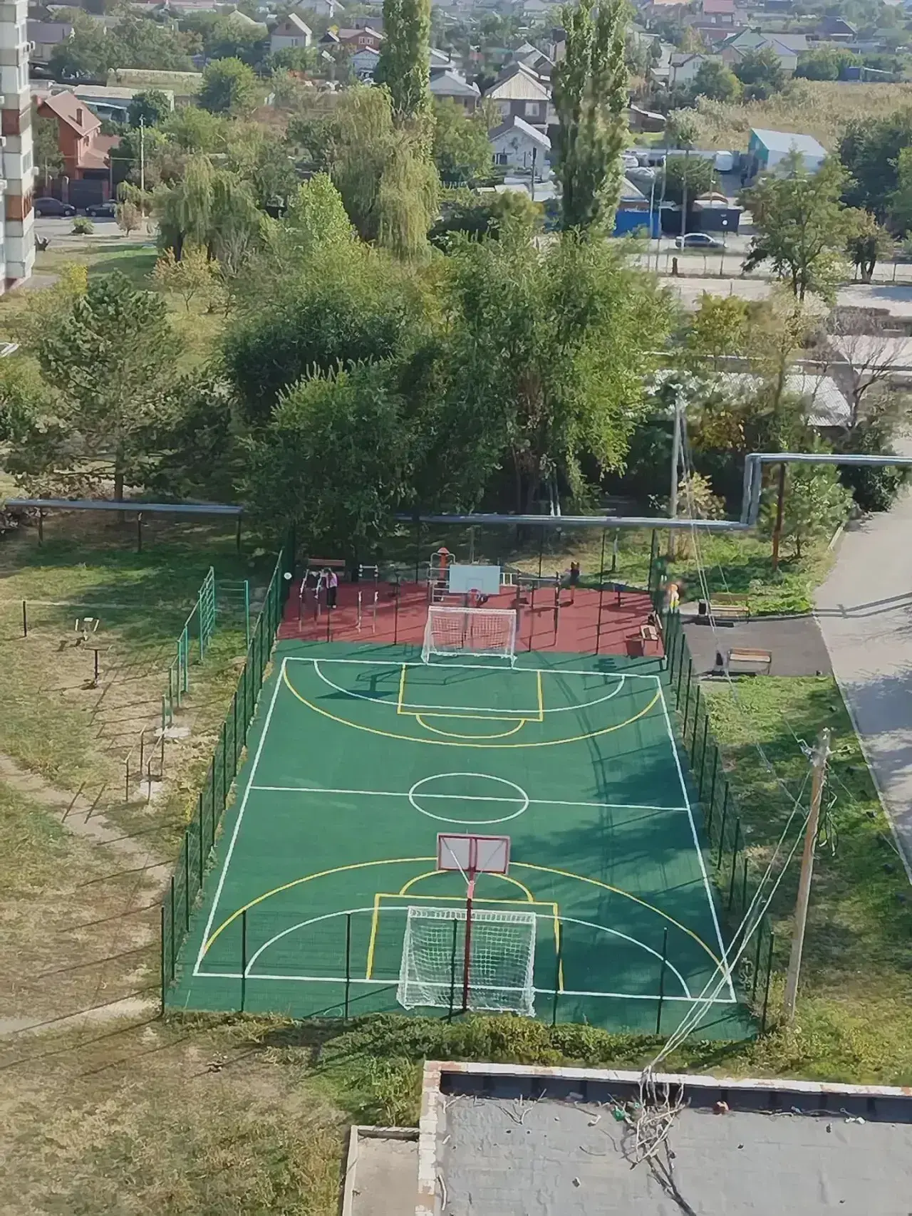 В Кулешовке открыли спортплощадку