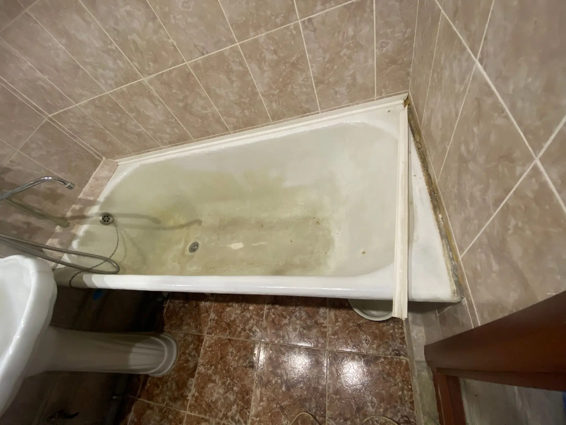 Реставрация ванны без пыли, шума и лишних трат 🛁✨ | Реальный кейс из Южно-Сахалинска