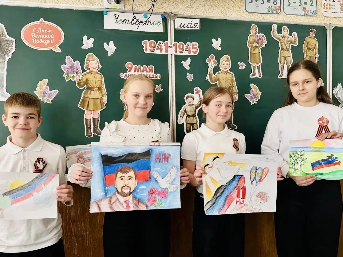 🖤💙❤️Учащиеся начальной школы принимают активное участие в конкурсе рисунков, посвящён...