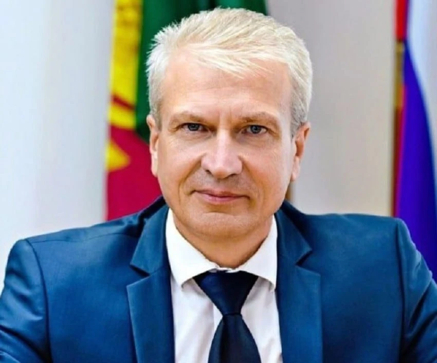 Андрей Волненко руководил Отрадненским районом более 20 лет – с 2004 по 2026 годы. В фе...