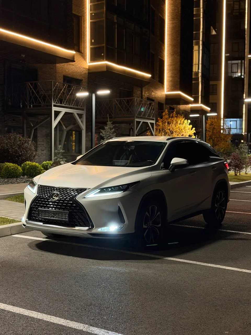 🔥Шикарный Lexus RX300 за 2 место! В вечерних огнях выглядят нереально😍