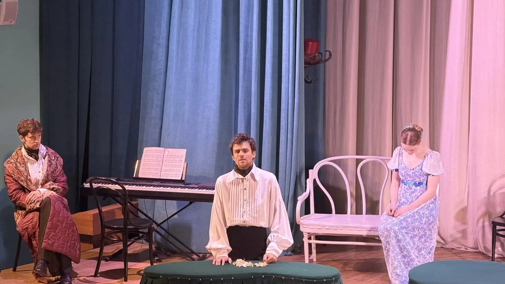 🎭 Театр начинается... со школьного актового зала!