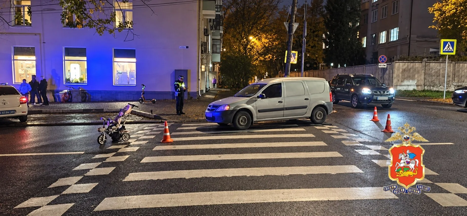 🚨 В Мытищах автомобиль сбил женщину с годовалой дочерью, сообщает ТГ канал "Подмосковн...