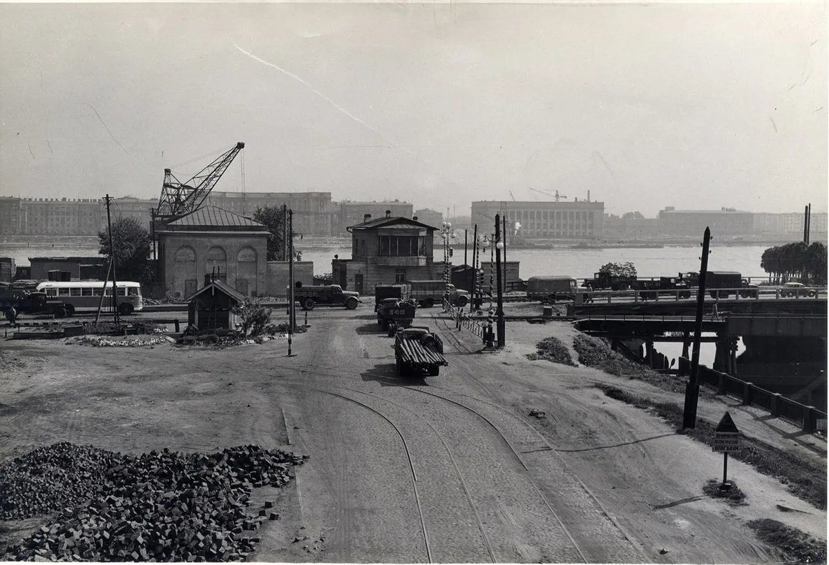 🌊 Исток Обводного канала у Невы. Ленинград, 1959 год.