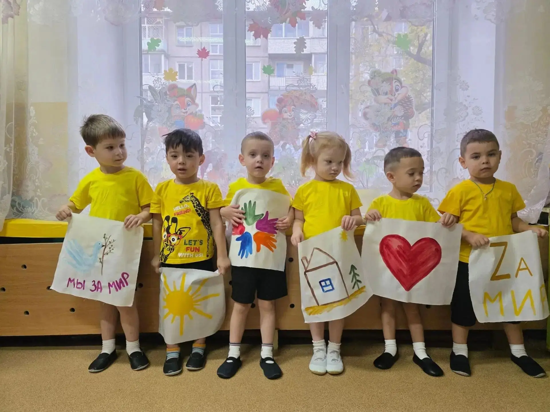 ❤️ Тепло детских рук для героев: акция «Мир, в котором я живу» объединила Ачинск