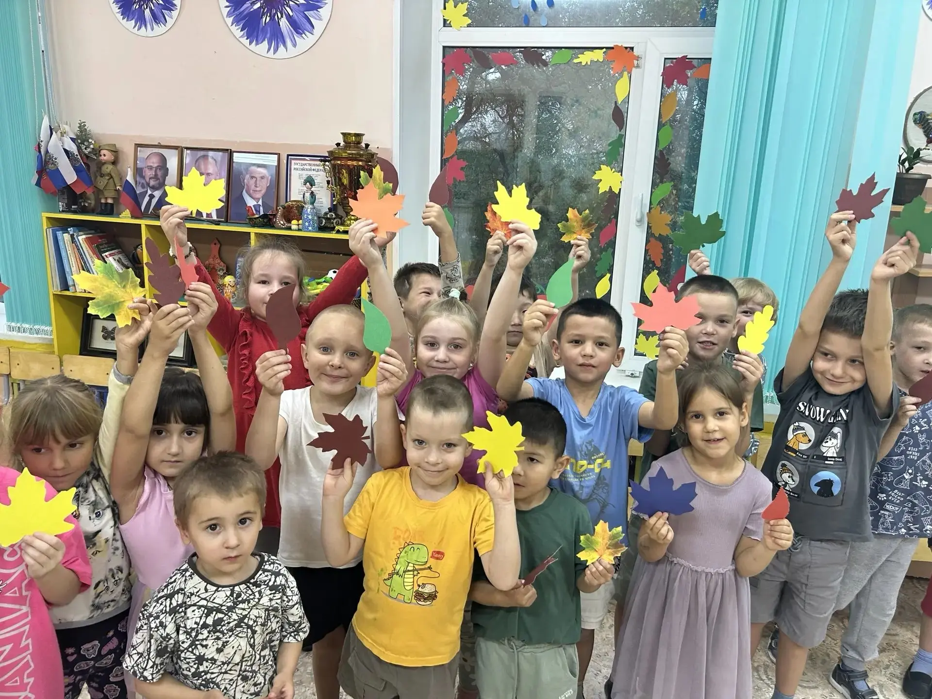 🍁 Самый осенний вид творчества: шуршащие листья, ножницы и немного волшебства. Создаем...