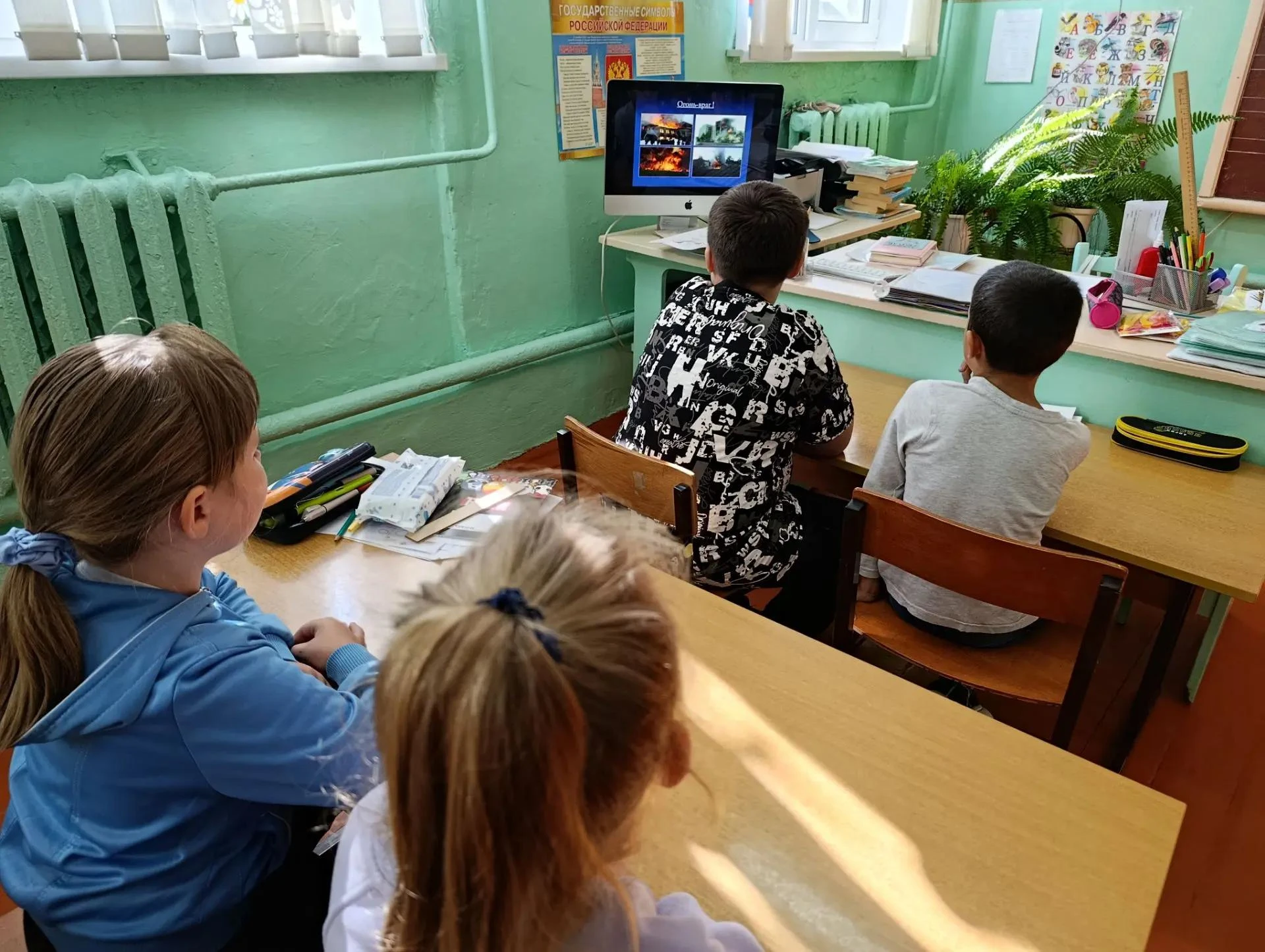 В соответствии с Положением о проведении месячника пожарной безопасности "Останови огон...