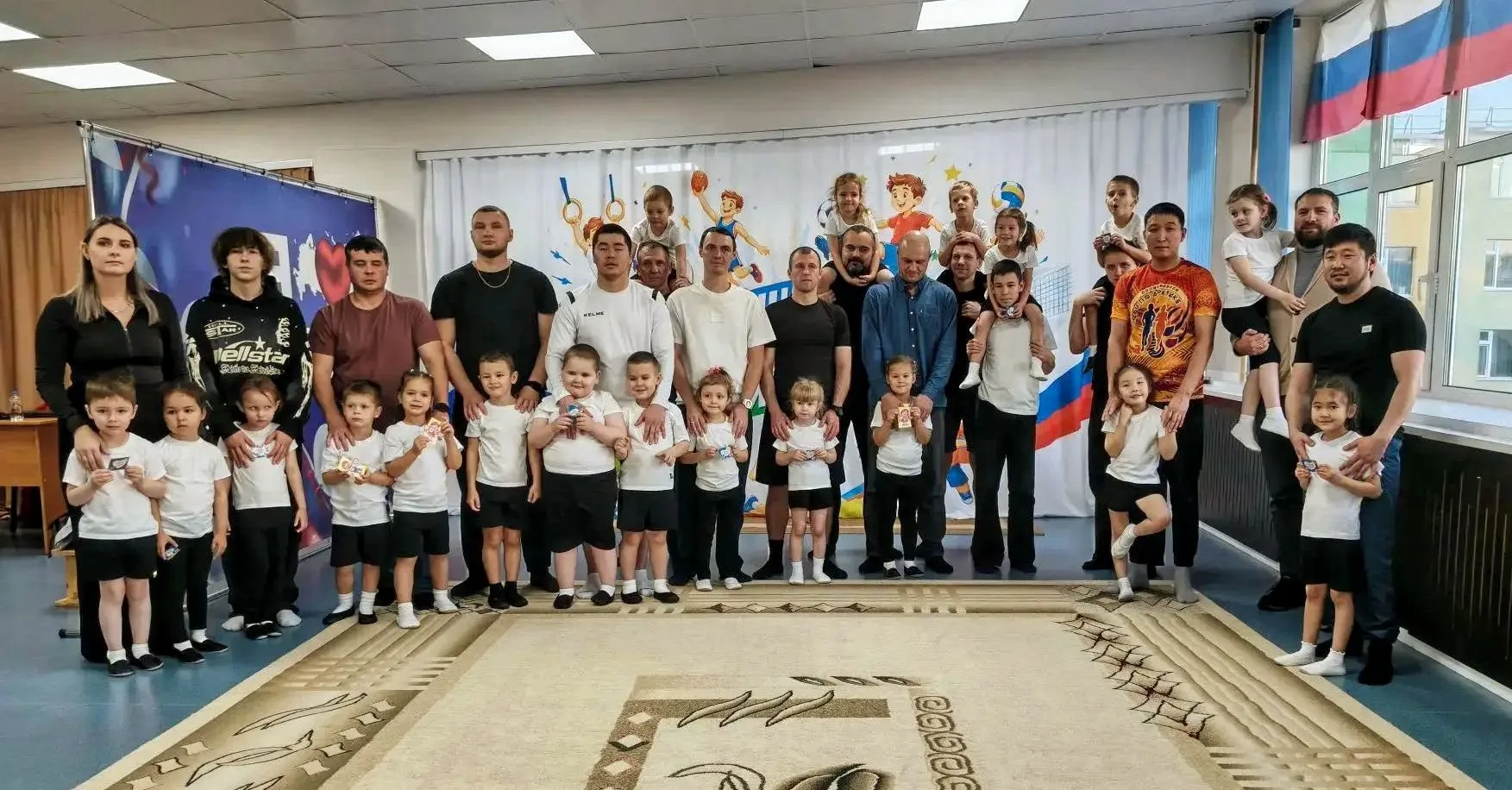 🎈"С папой по дороге к победе!" — под таким девизом прошел наш спортивный праздник в гр...