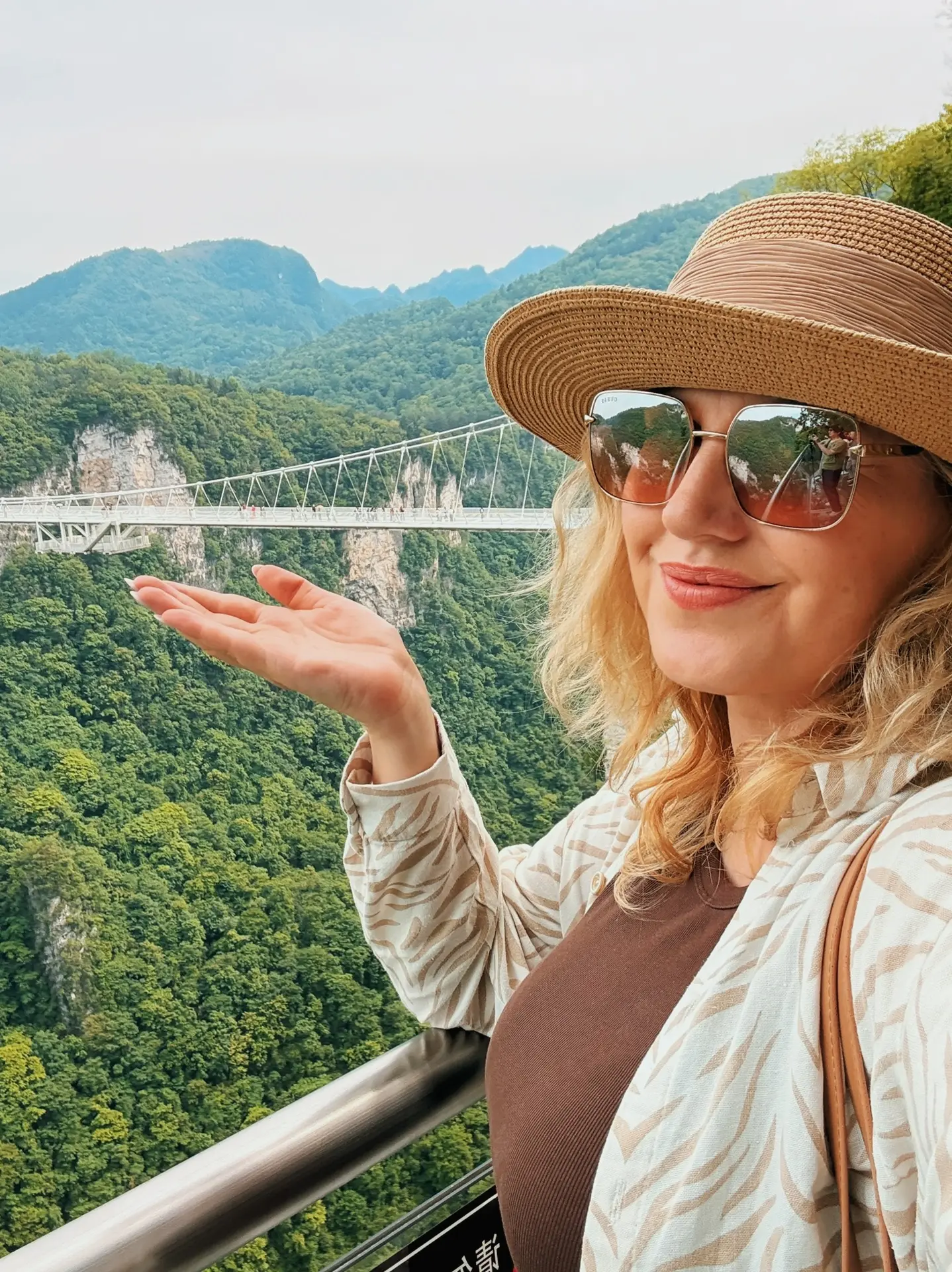 Чжанцзяцзе и Тяньмэнь: что важно знать перед поездкой (и почему мы едем в мае) 🏔️
