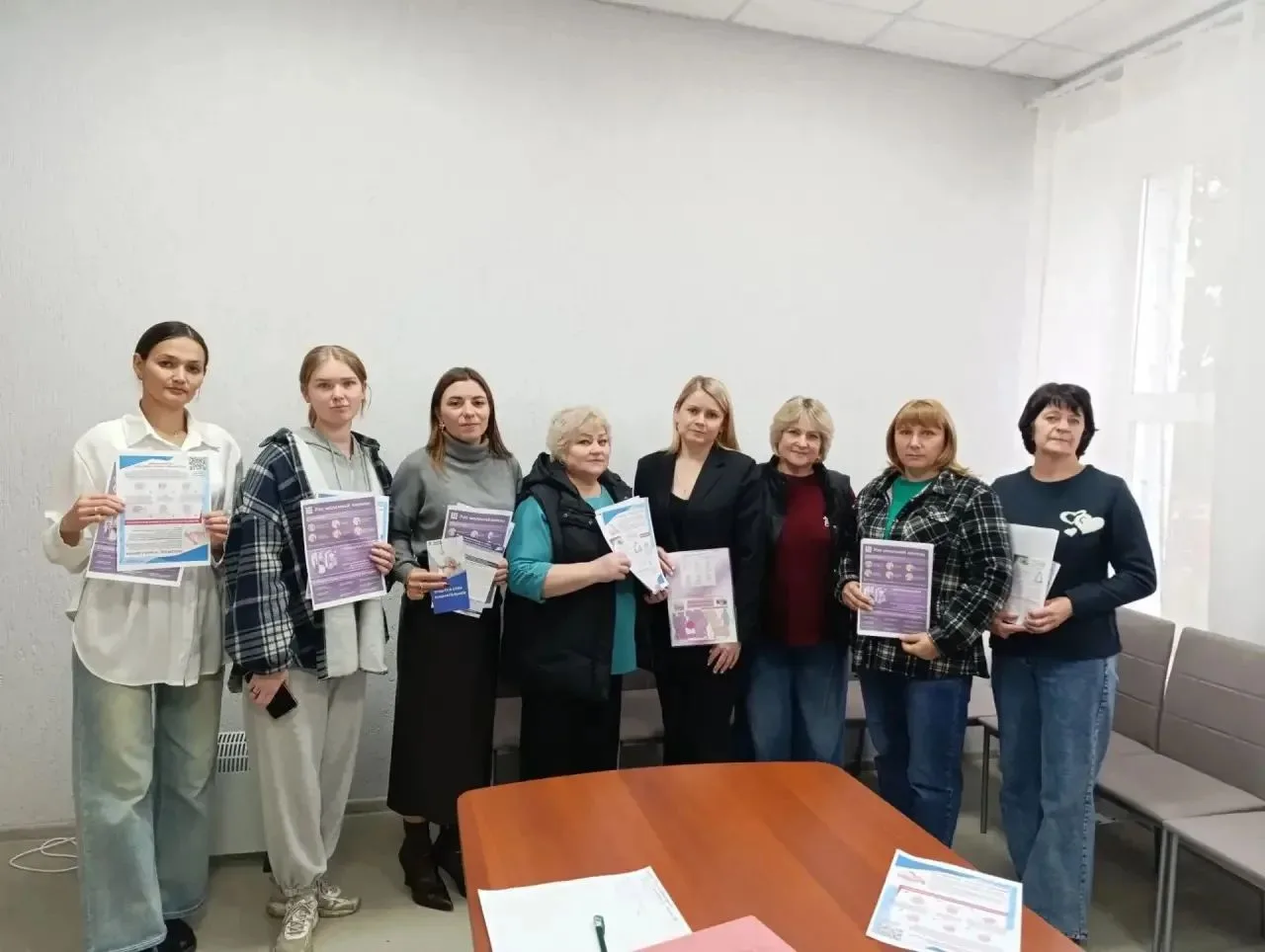 Врач онколог центральной районной больницы совместно  с молодежным центром провели меро...