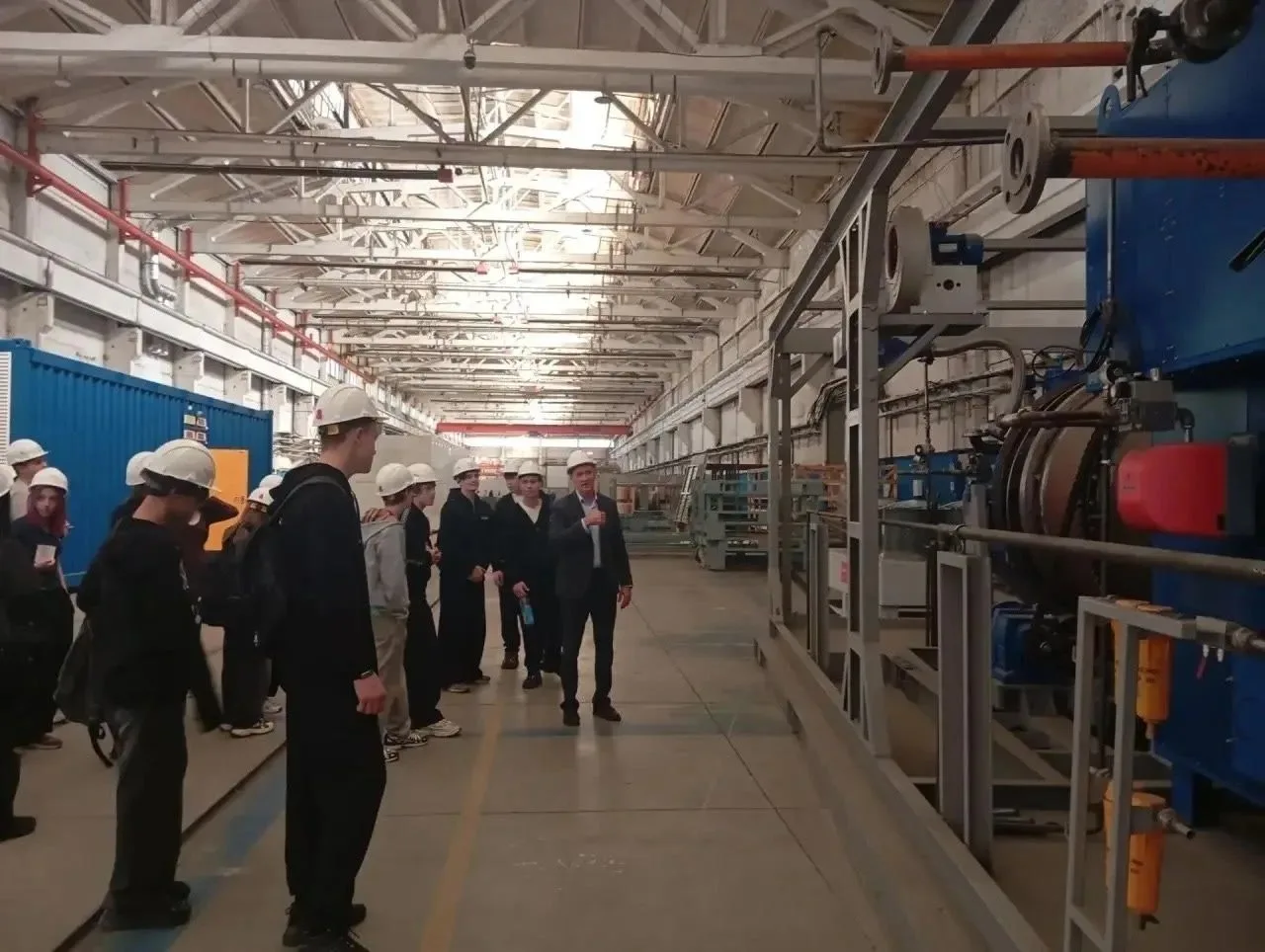 Более 200 тысяч школьников поучаствовали во Всероссийском месяце профориентации. Кампан...