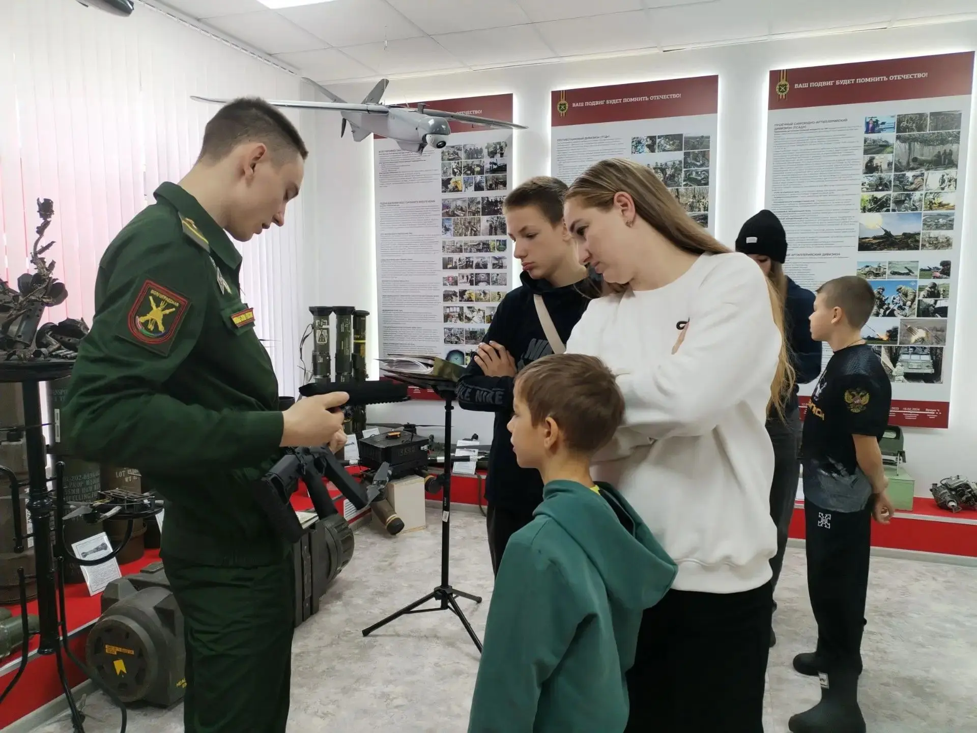 ✅Сегодня семьи наших героев посетили комнату Боевой Славы 120-й Гвардейской артиллерийс...