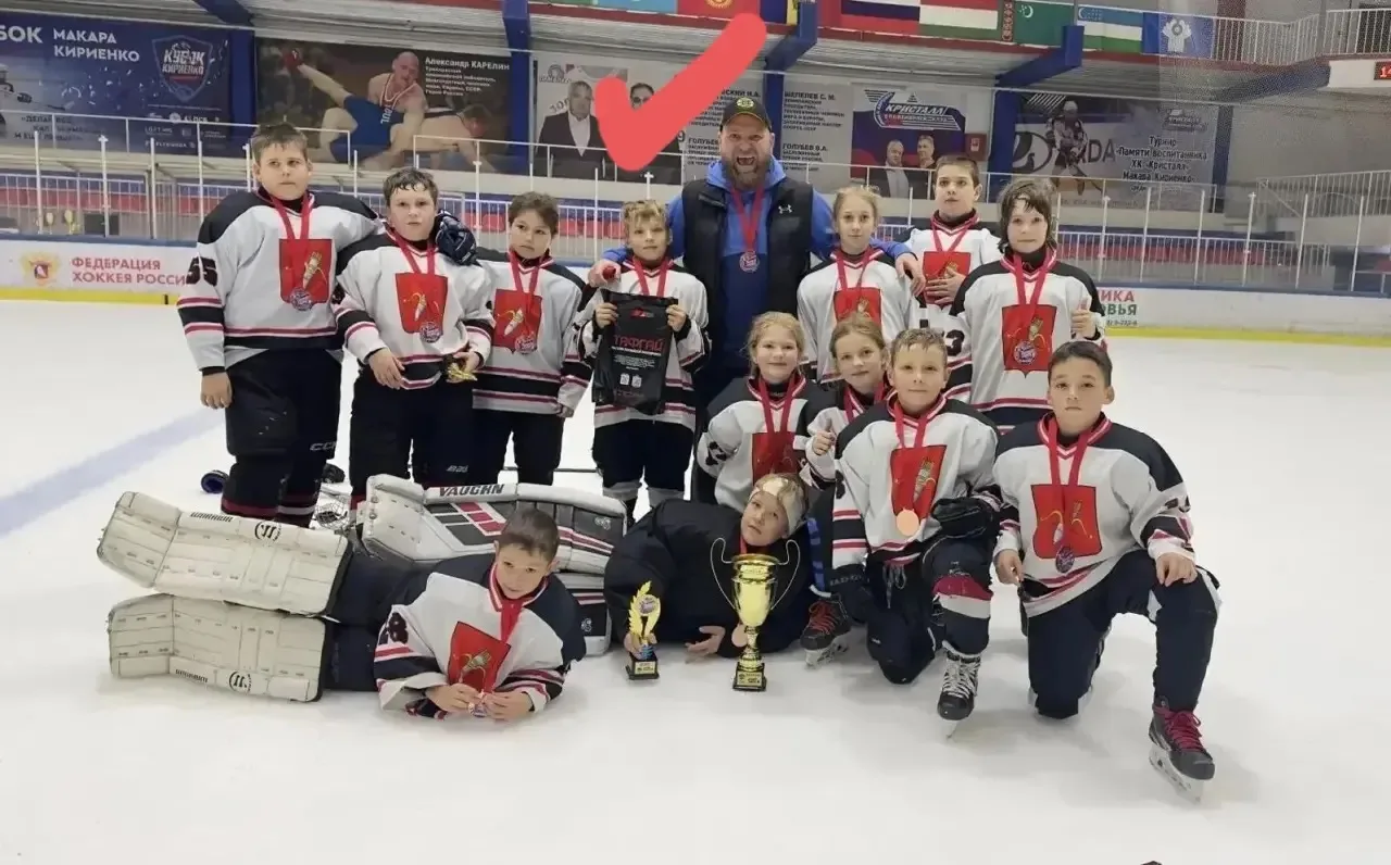 Со 2-го по 3-е октября в г. Искитиме проходил турнир"Кубок Мира " по хоккею🏒 .