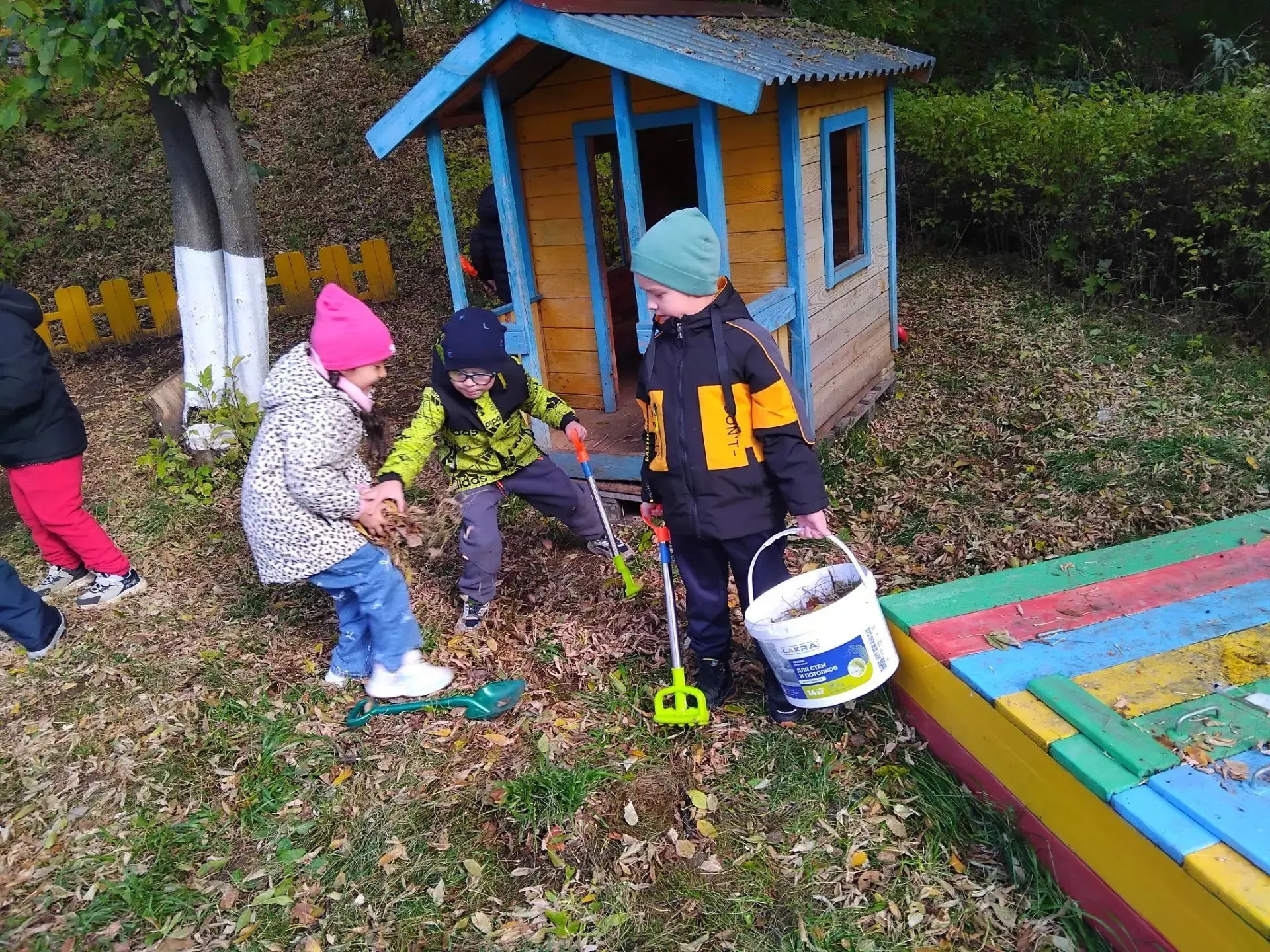 🍂 Осенняя уборка в группе «Светлячок»! 🍂