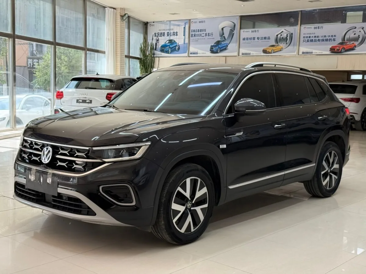 🇨🇳 Volkswagen Tayron 280TSI Plus 1.4 · 2023