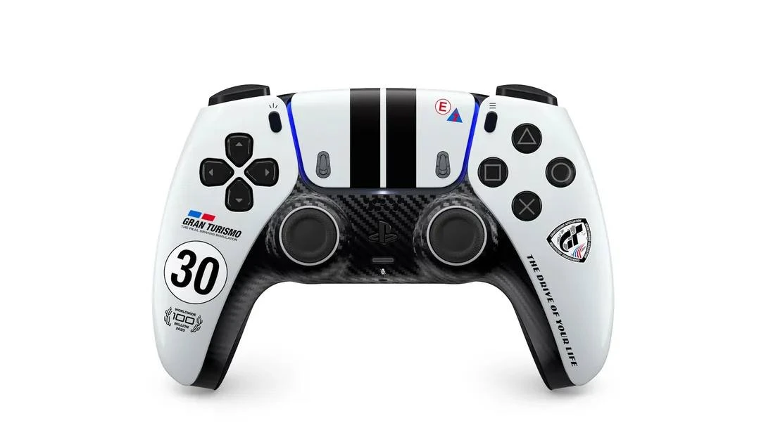 Sony представила лимитированный DualSense в честь юбилея серии Gran Turismo